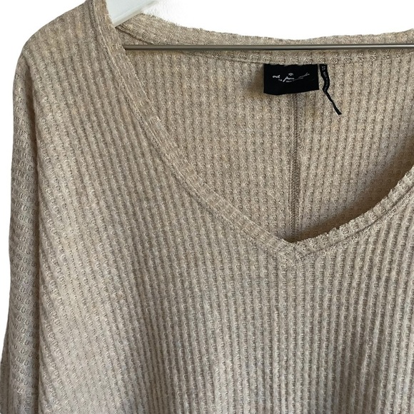 TWO Out From Under Long Sleeve Oversized Soft Tops, Tan & Gray, Size XS - Picture 4 of 14